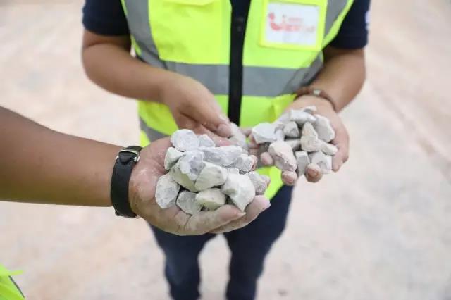 �ۺ����(w��)�F(tu��n)�(du��)�F(xi��n)���鿴ʯ��Ʒ�|(zh��)